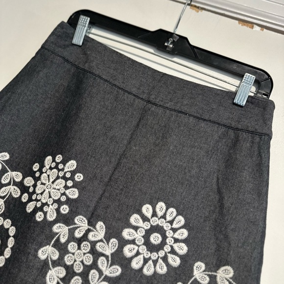 Ann Taylor Women Sz: 4 Embroidered Skirt Dark Gray A-Line Lined Floral. - Picture 10 of 14